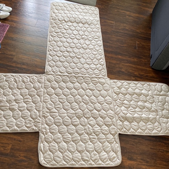 Quilted Pet Chair Cover - Picture 2 of 16